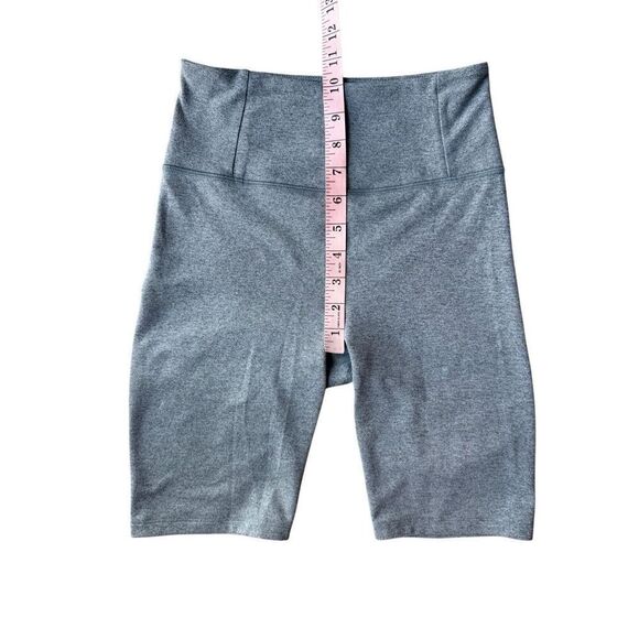 Girlfriend Collective FLOAT Ultralight Bike Shorts in Heather Gray Size S - Picture 8 of 9